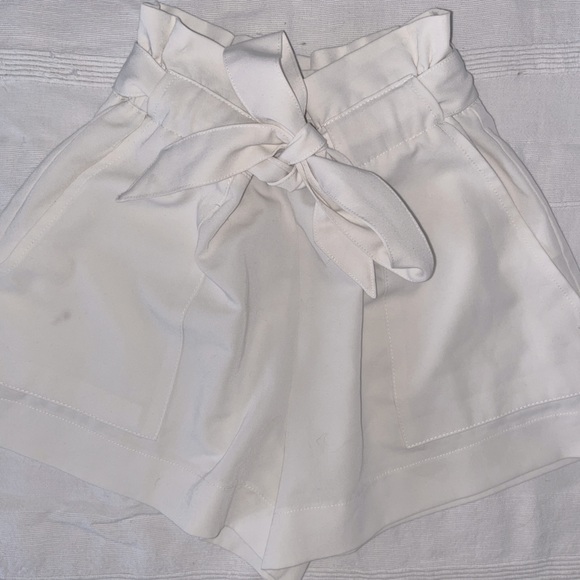 Lovalot - white tailored shorts - size 6 - Picture 6 of 6